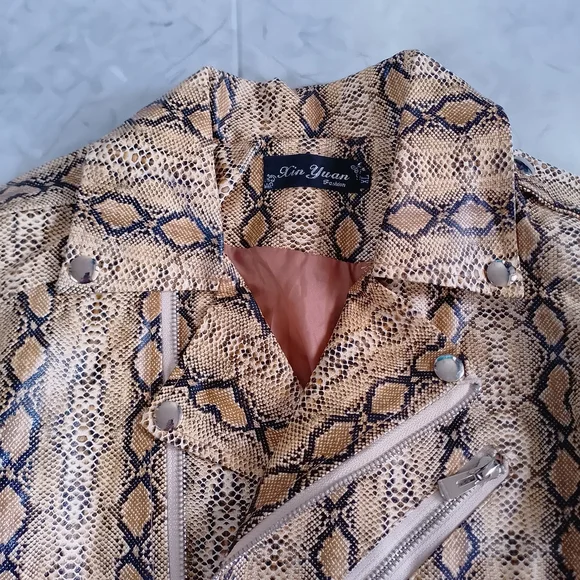 Women's Snake-Print Faux Leather Moto Jacket - Picture 5 of 9